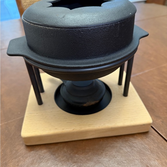 Original Swiss Black Fondue Set with Wooden Base - Picture 3 of 8